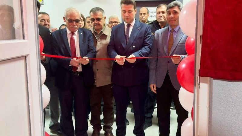 Çivril'de Bir Okul Butik Konferans Salonuna Kavuştu 