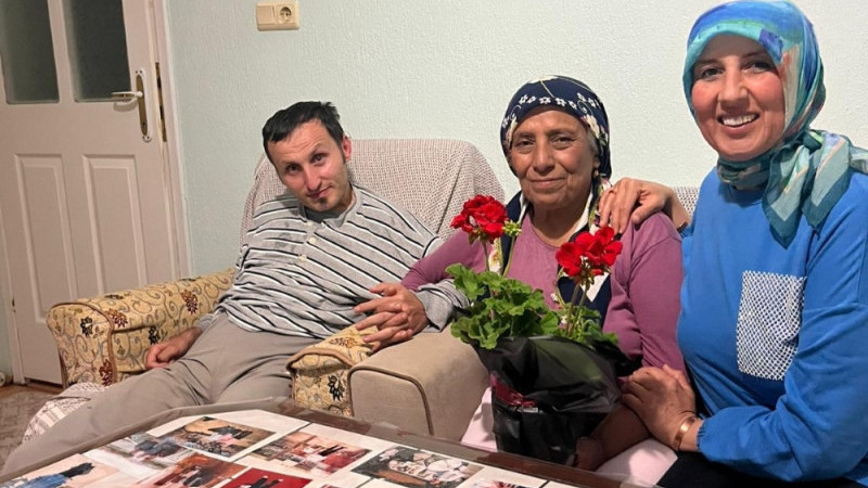 Akpınar Muhtarı Özel Bireyleri ve Annelerini Unutmadı