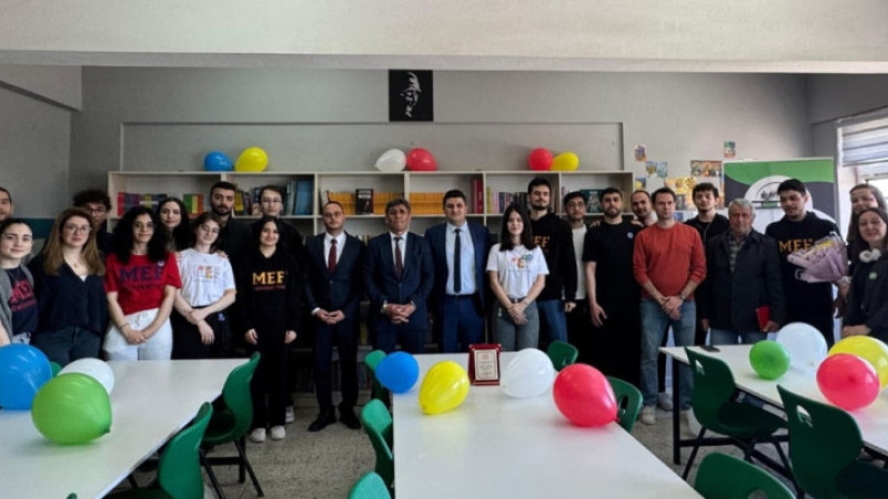 Üniversiteli Öğrenciler Kıralan'a Kütüphane Kazandırdı