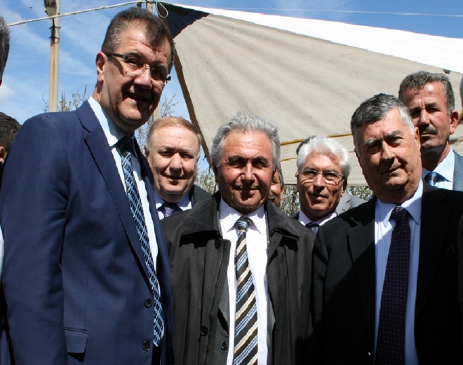 Başkanlar El Sıkıştı