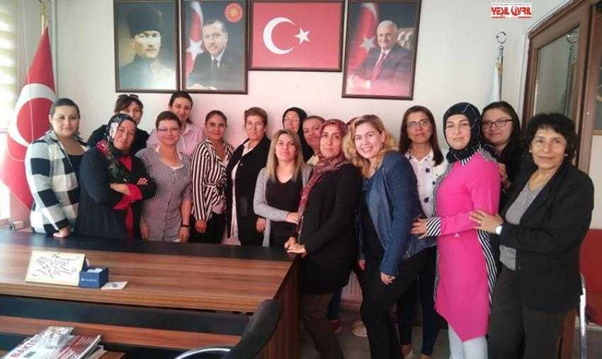 AK PARTİ’DE KADIN MAHALLE BAŞKANLARI TOPLANDI