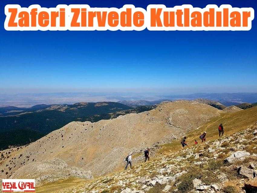 AKİDAK ZAFERİ ZİRVEDE KUTLADI