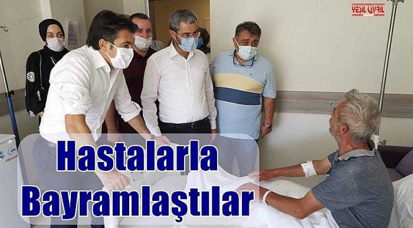 AK PARTİ TEŞKİLATI HASTA VE HASTANE ÇALIŞANLARI İLE BAYRAMLAŞTI