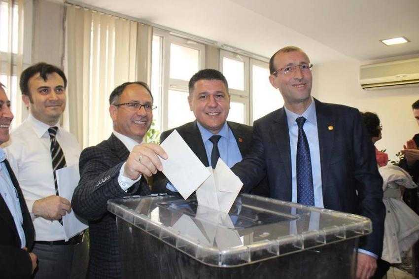 GAZETECİLERİN BAŞKANI OSMAN NURİ BOYACI OLDU