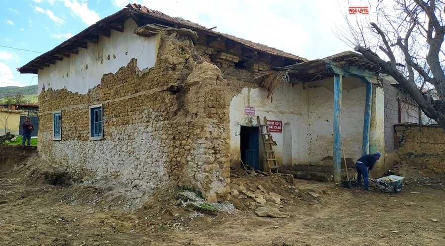 200 YILLIK CAMİDE YENİLEME ÇALIŞMALARI BAŞLADI