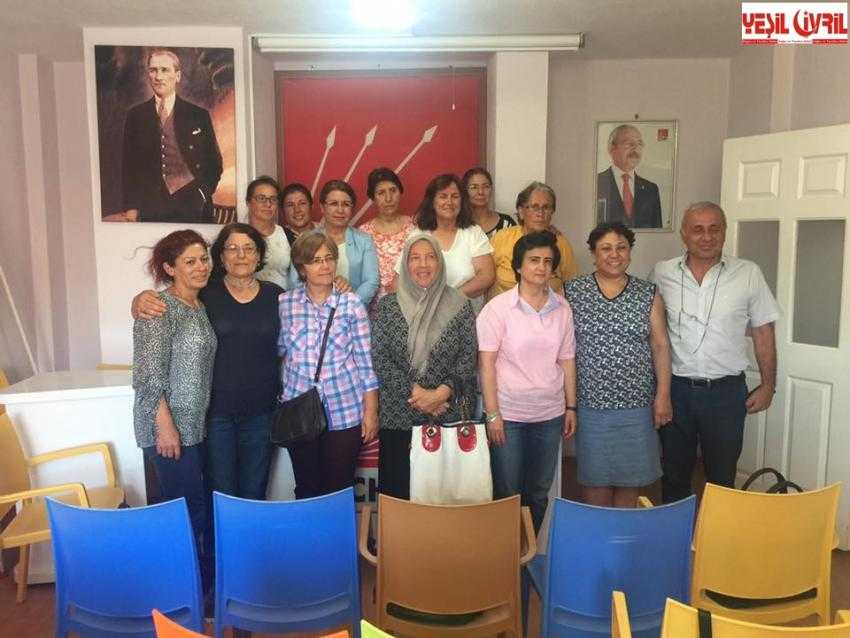 CHP'Lİ KADINLARDAN NİKAH TEPKİSİ