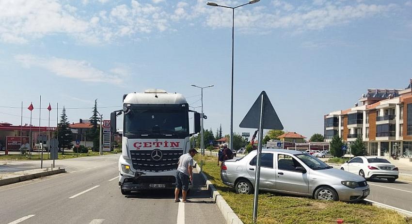 KAVŞAKTAKİ KAZA KORKUTTU