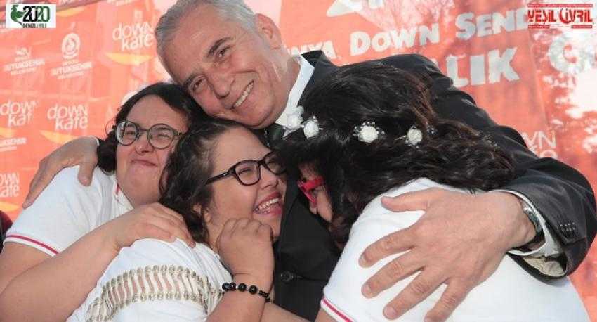 GELECEK YIL DAHA COŞKULU KUTLAYALIM