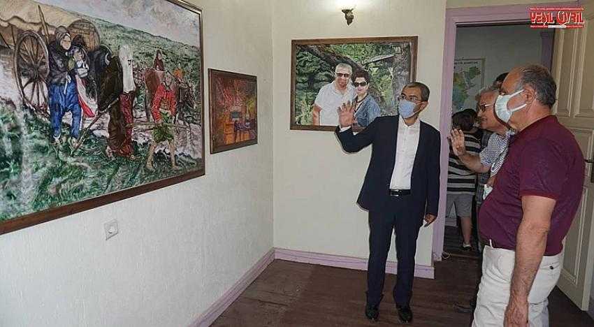 ÇİVRİLLİ SANATÇI İLK SERGİSİNİ AÇTI