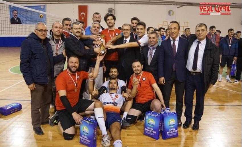 KUPA ÇAL’A GİTTİ