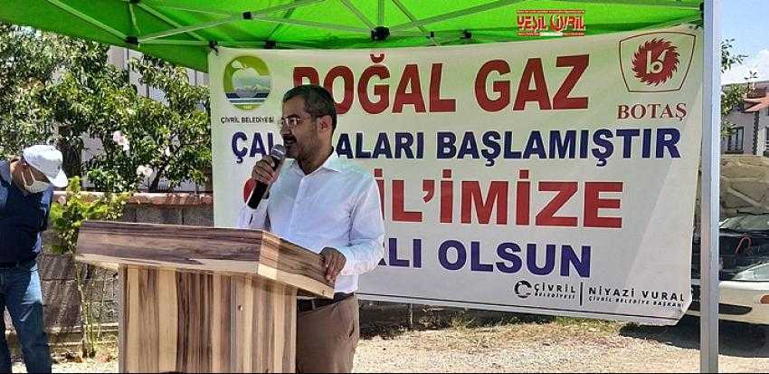 ÇİVRİL'DE DOĞALGAZ İÇİN KAZI ÇALIŞMALARI BAŞLADI
