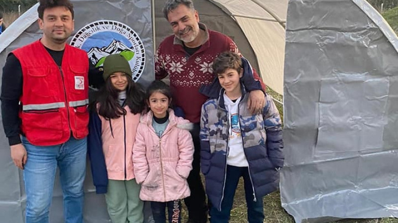 AKİDAK ÇOCUKLARIN YÜZÜ GÜLSÜN DİYE ÇALIŞIYOR 