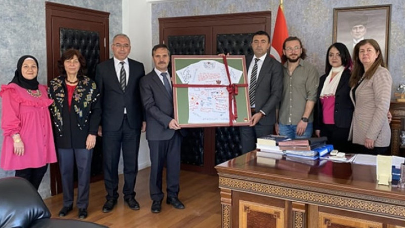 HATAY’DAN GELEN FORMAYI KAYMAKAMA VERDİLER
