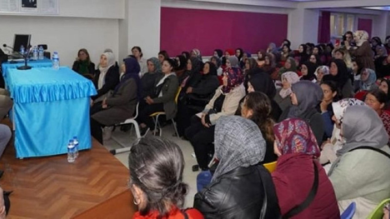 KURSİYERLERE ONLİNE SATIŞ VE PAZARLAMA EĞİTİMİ VERİLDİ