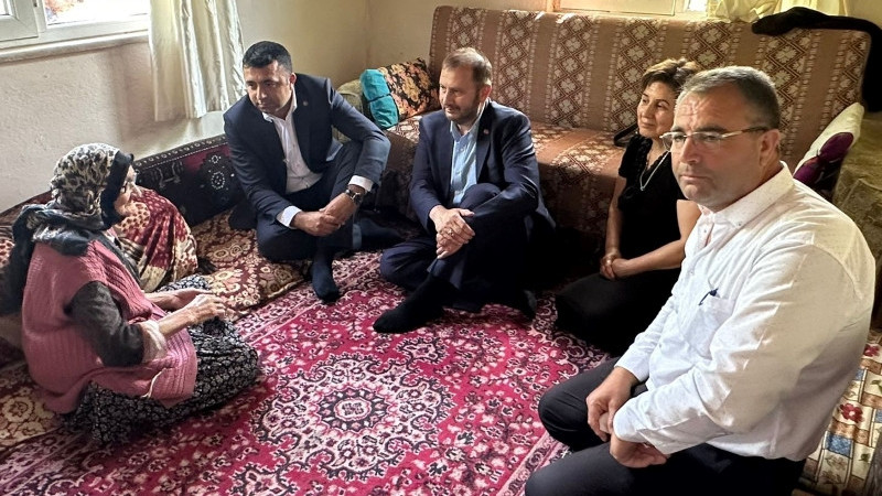 KAYMAKAM ŞEHİT AİLELERİ İLE BAYRAMLAŞTI 