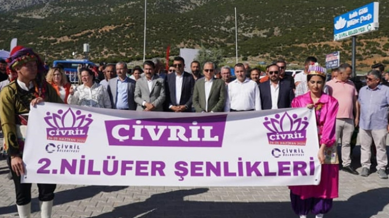 NİLÜFER ŞENLİĞİ BÜYÜK İLGİ GÖRDÜ