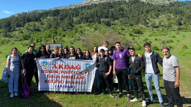 AKİDAK GENÇLERİ DOĞA İLE BULUŞTURDU