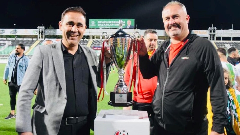ŞAMPİYON YEŞİL ÇİVRİL SAHAYA İNİYOR