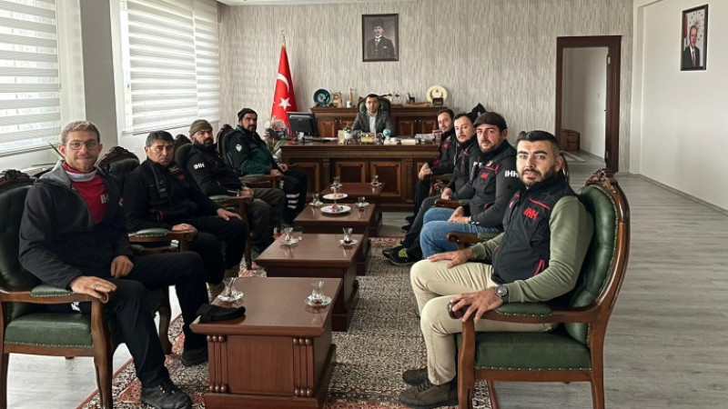 ARAMA KURTARMA EKİBİ KAYMAKAM AKBULUT'U ZİYARET ETTİ