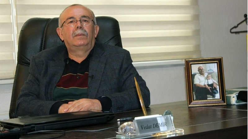 AK PARTİ'DE KOLTUK DEĞİL HİZMET SEVDASI OLUR