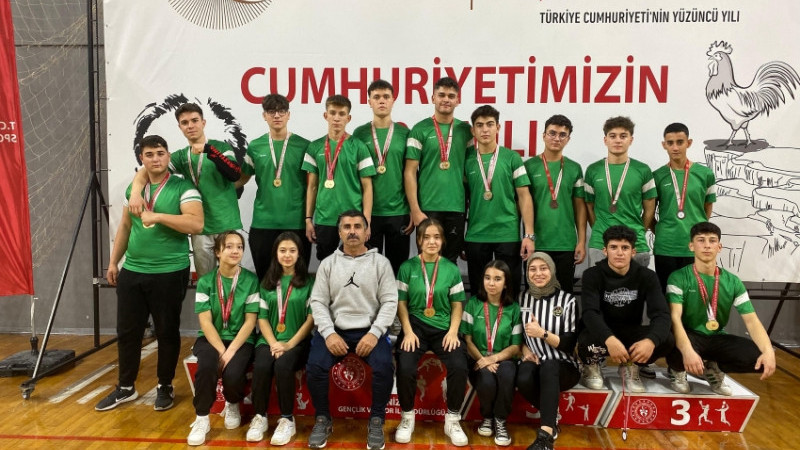YEŞİL ÇİVRİL'İN MADAYLA AVCILARI