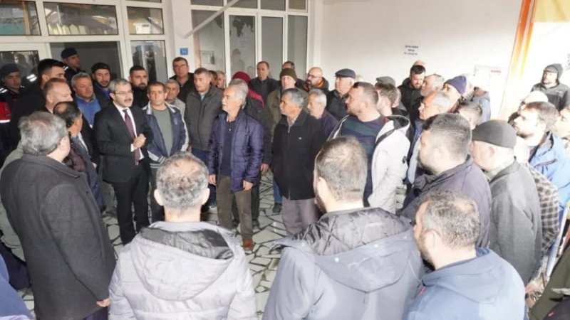 MAHALLENİN DİRENİŞİ TOPLANTIYI İPTAL ETTİRDİ
