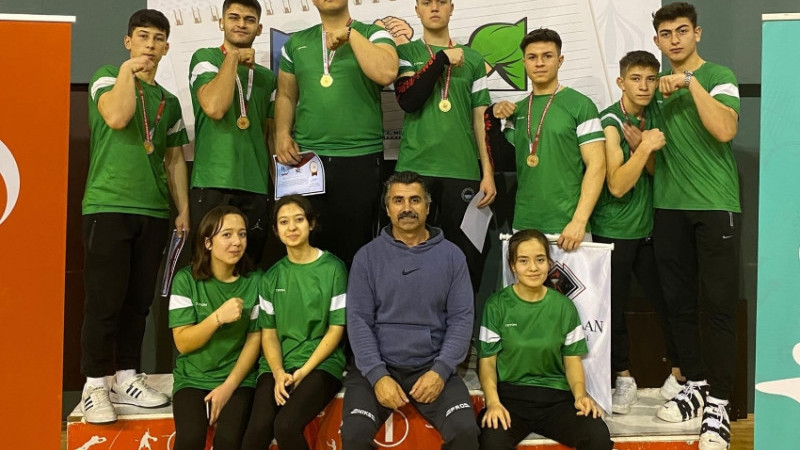 ÇİVRİLLİ SPORCULAR TURNUVADAN 13 MADALYA İLE DÖNDÜ