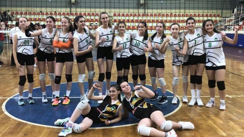 ÇİVRİL’İN ŞAMPİYON KIZLARI GELİYOR
