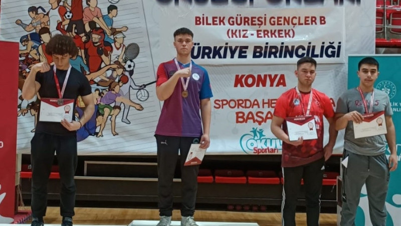 ÇİVRİL’İN ALTIN ÇOCUKLARI MADAYLALAR İLE DÖNÜYOR
