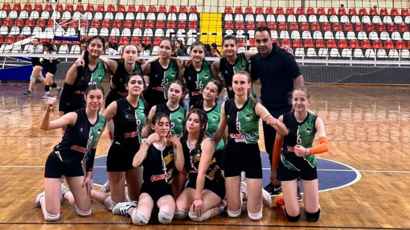 ÇİVRİLLİ KIZLAR FİLEDE FİNAL MAÇINA ÇIKIYOR
