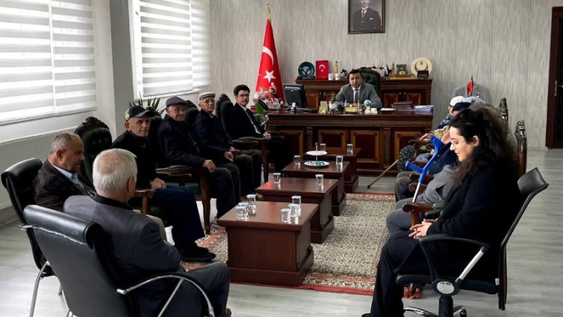 KAYMAKAM HASAN AKBULUT YAŞLILARI AĞIRLADI