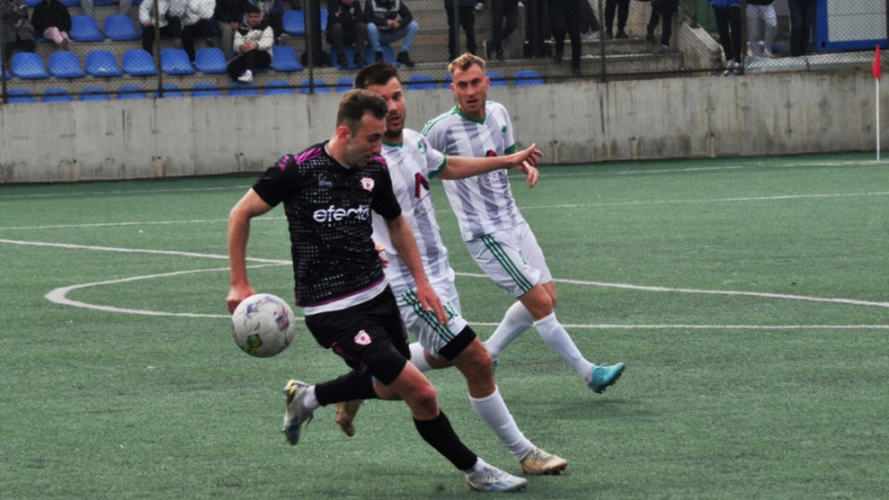 YEŞİL ÇİVRİL BELEDİYESPOR TEK ATTI ÜÇ ALDI