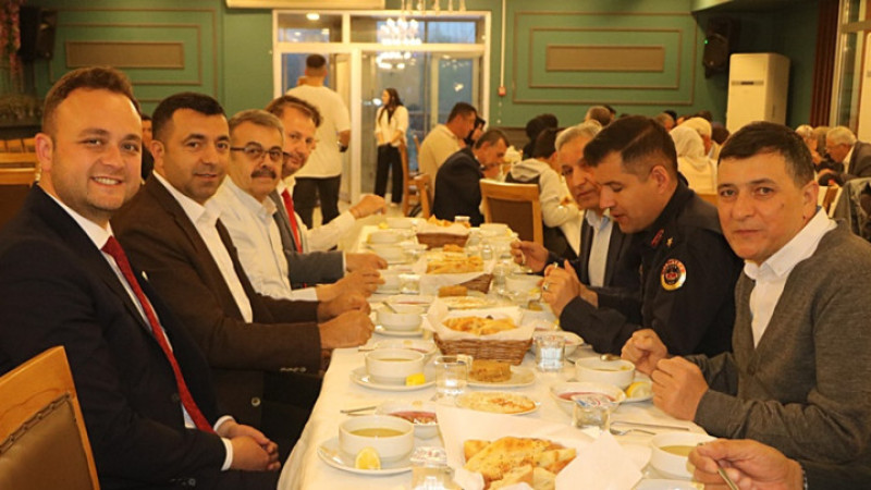 ŞEHİT BABASI ŞEHİT AİLELERİNE İFTAR VERDİ