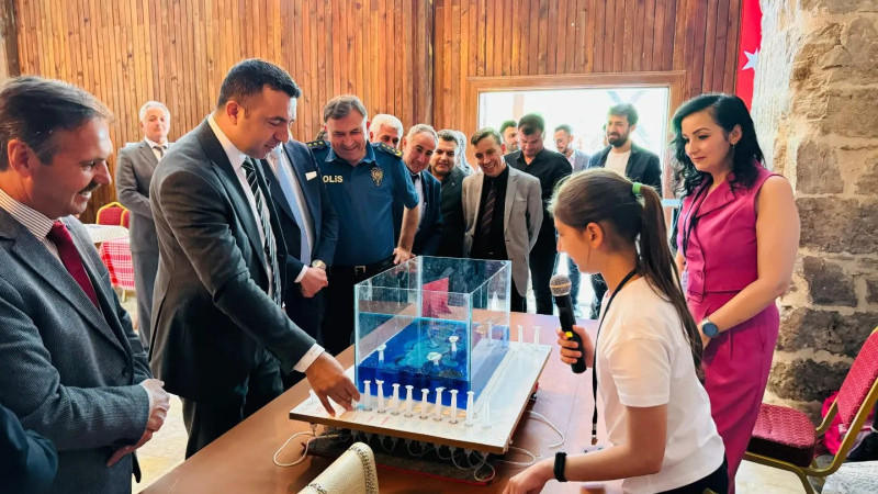 ÇİVRİL’DE AÇILAN BİLSEM TÜBİTAK FUARI BÜYÜK İLGİ GÖRDÜ