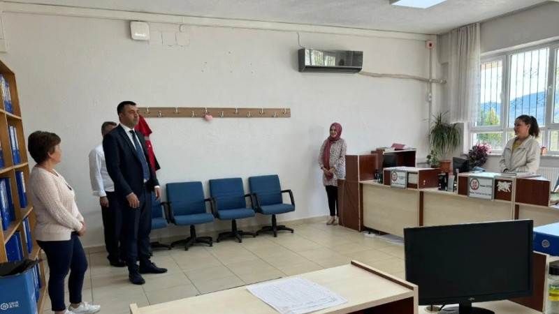 KAYMAKAM HASAN AKBULUT PERSONELLE BAYRAMLAŞTI