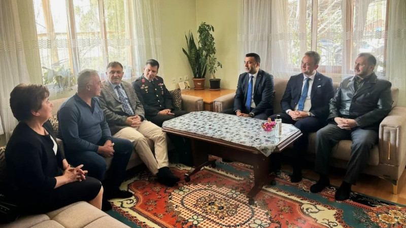 KAYMAKAM ŞEHİT AİLELERİ VE GAZİLERİN BAYRAMINI KUTLADI