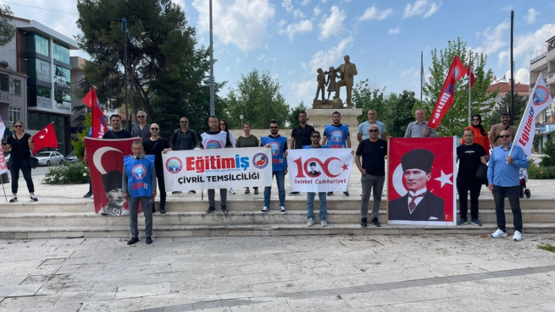 ÇİVRİL’DE SENDİKALAR 1 MAYIS İÇİN MEYDANA İNDİ