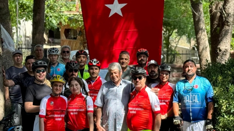 MERKEZEFENDİLİ BİSİKLETÇİLER ÇİVRİL'DE BİSİKLET TURUNA KATILDI