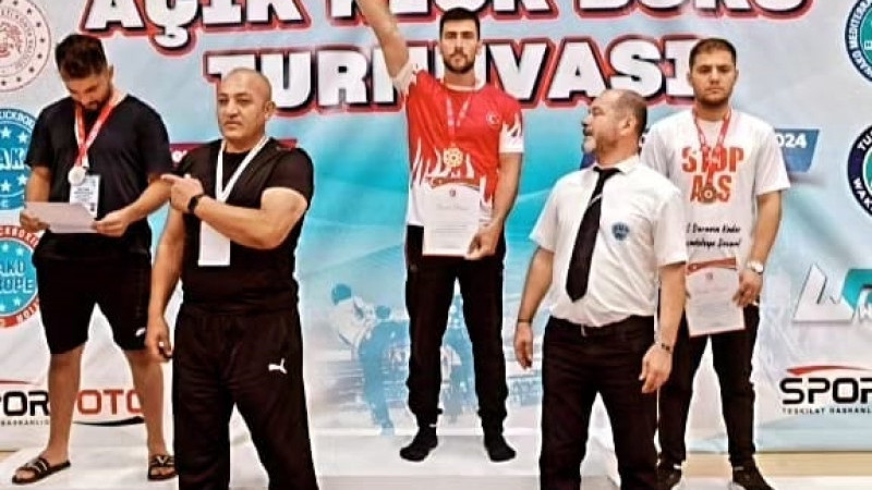 ÇİVRİLLİ SPORCU KICK BOKS TURNUVASINDA BÜYÜK BAŞARI KAZANDI