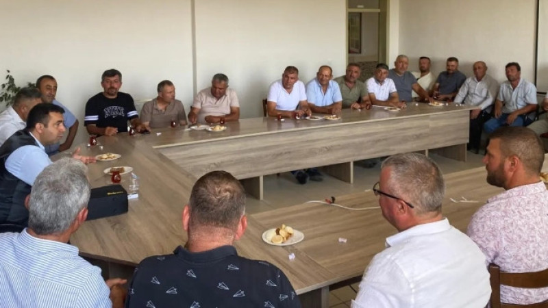KAYMAKAM HASAN AKBULUT  MUHTARLARI MAKAMINDA KABUL ETTİ