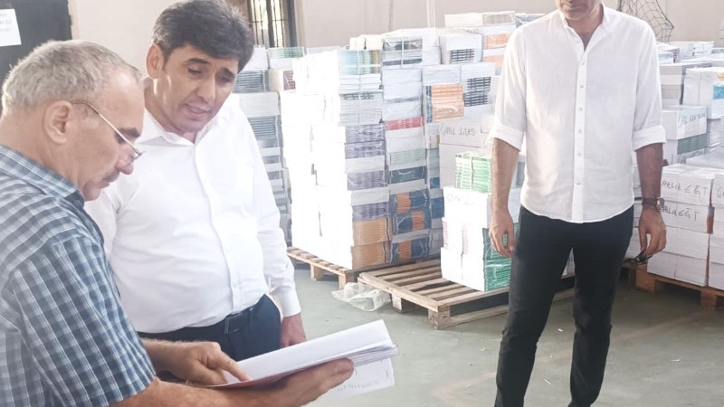 ÇİVRİL'DE ÜCRETSİZ KİTAP DAĞITIMI BAŞLADI