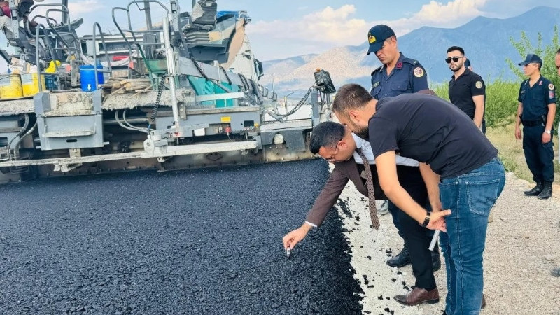 ÇİVRİL DİNAR YOLUNDA ASFALTLAMA ÇALIŞMASI BAŞLADI