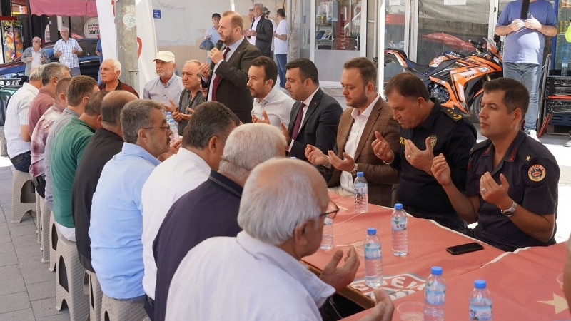 ÇİVRİL'DE ŞEHİT GÜVENLİK GÜÇLERİ İÇİN LOKMA HAYRI YAPILDI