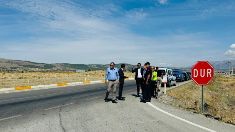 KAYMAKAM TRAFİK YOĞUNLUĞU FAZLA OLAN BÖLGELERDE İNCELEME YAPTI