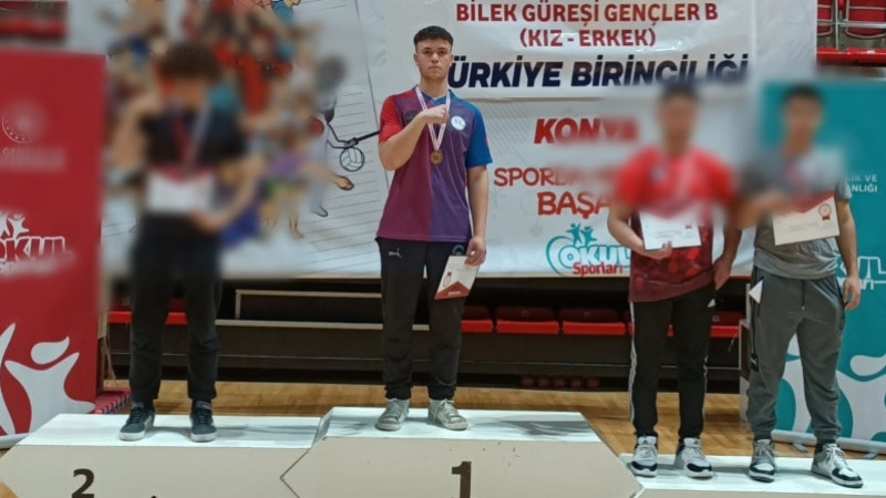 ÇİVRİLLİ BİLEK GÜREŞİ ŞAMPİYONU SALDIRIYA UĞRADI