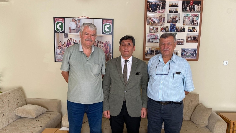 İLÇE MİLLİ EĞİTİM MÜDÜRÜ DR. MEHMET GÖK ÇEVAK’I ZİYARET ETTİ