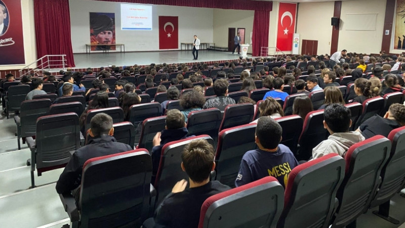 ÇİVRİL'DE SINAV KAYGISI İLE BAŞA ÇIKMA SEMİNERİ DÜZENLENDİ