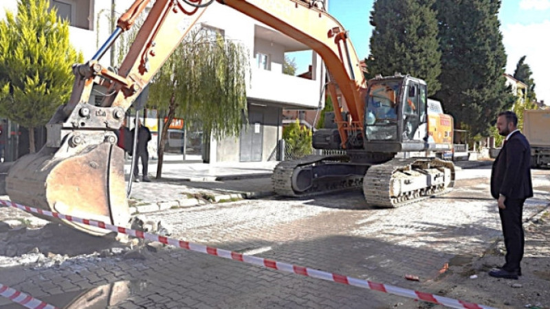 YILLARDIR İHMAL EDİLEN SARAY MAHALLESİNDE YOL ÇALIŞMASI BAŞLADI