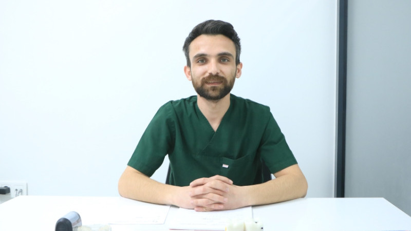 DİŞ HEKİMİ FARUK KANAR “DİŞ ETİ ÇEKİLMESİ CİDDİ BİR HASTALIKTIR”