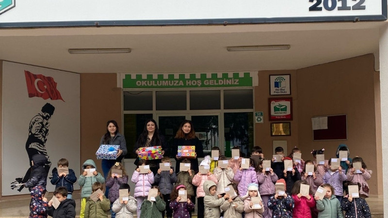 ÇEVAK ANAOKULU ÖĞRENCİLERİ HATAY’A BAYRAM HEDİYESİ GÖNDERDİ